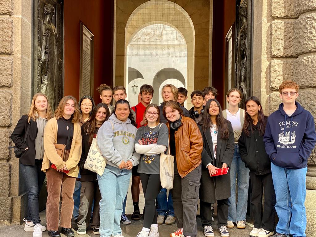 Busy spring for the Vicenza High School visiting Italian university, school (7780560)