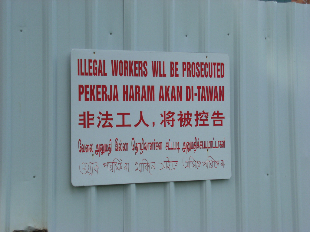 IllegalWorkersSign-Singapore-20070316
