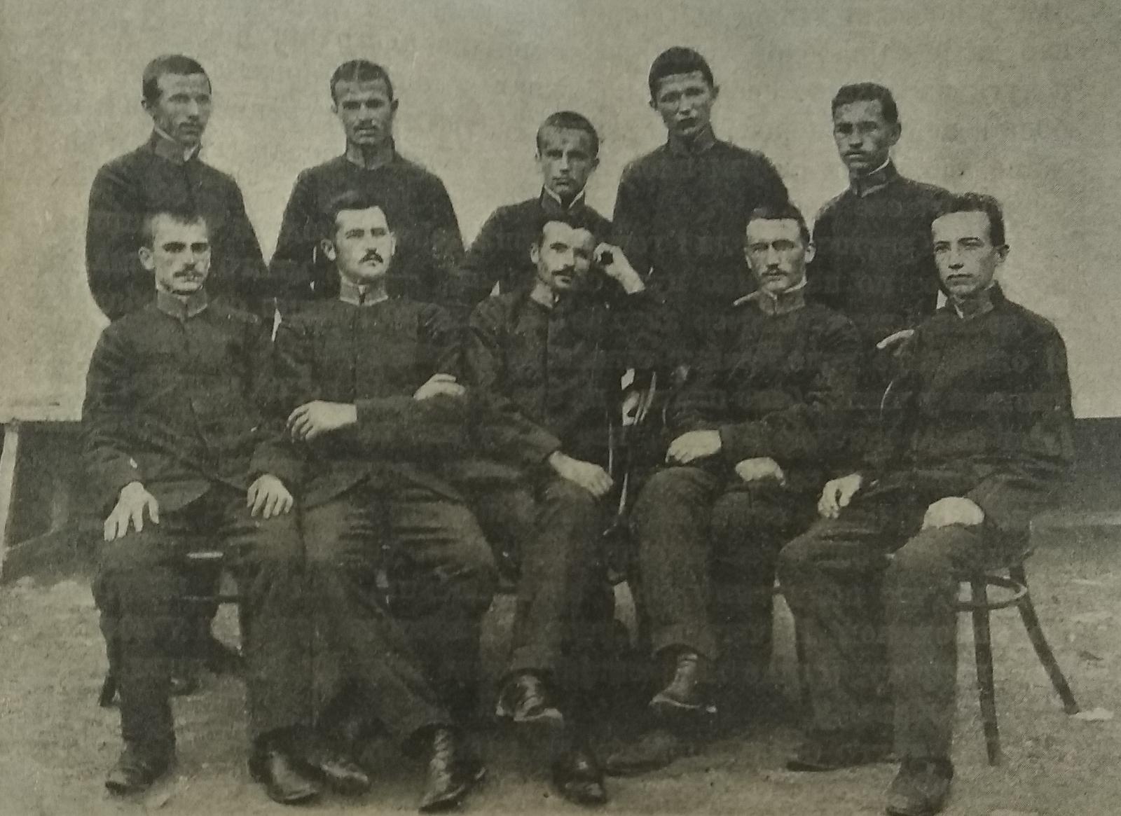lead photo